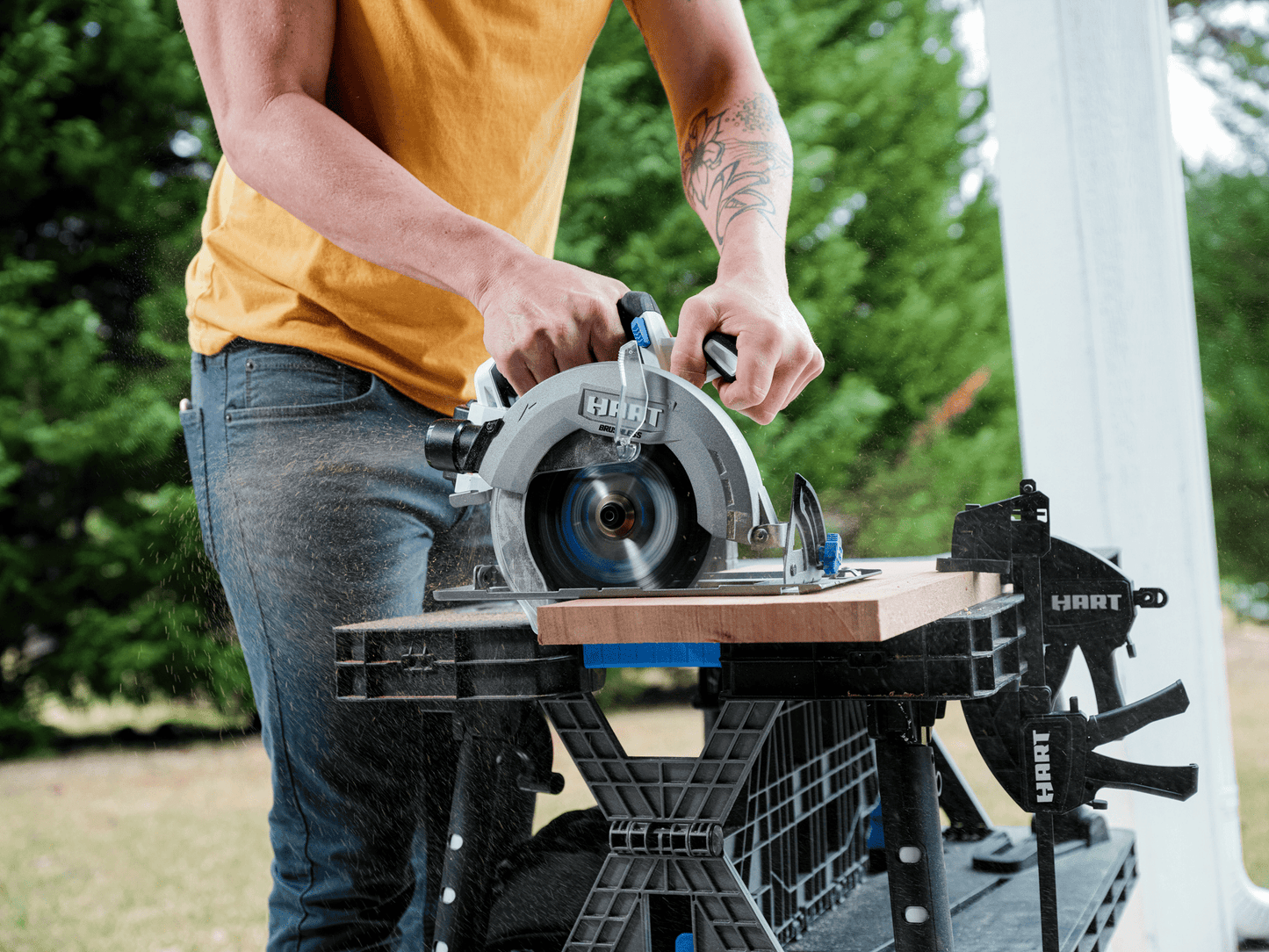 20V 6-Tool Combo Kit (1/2" Drill/Driver, Impact Driver, LED Light, Reciprocating Saw, Circular Saw, Random Orbit Sander, (1) 4.0Ah & (1) 1.5Ah Lithium-Ion Batteries)