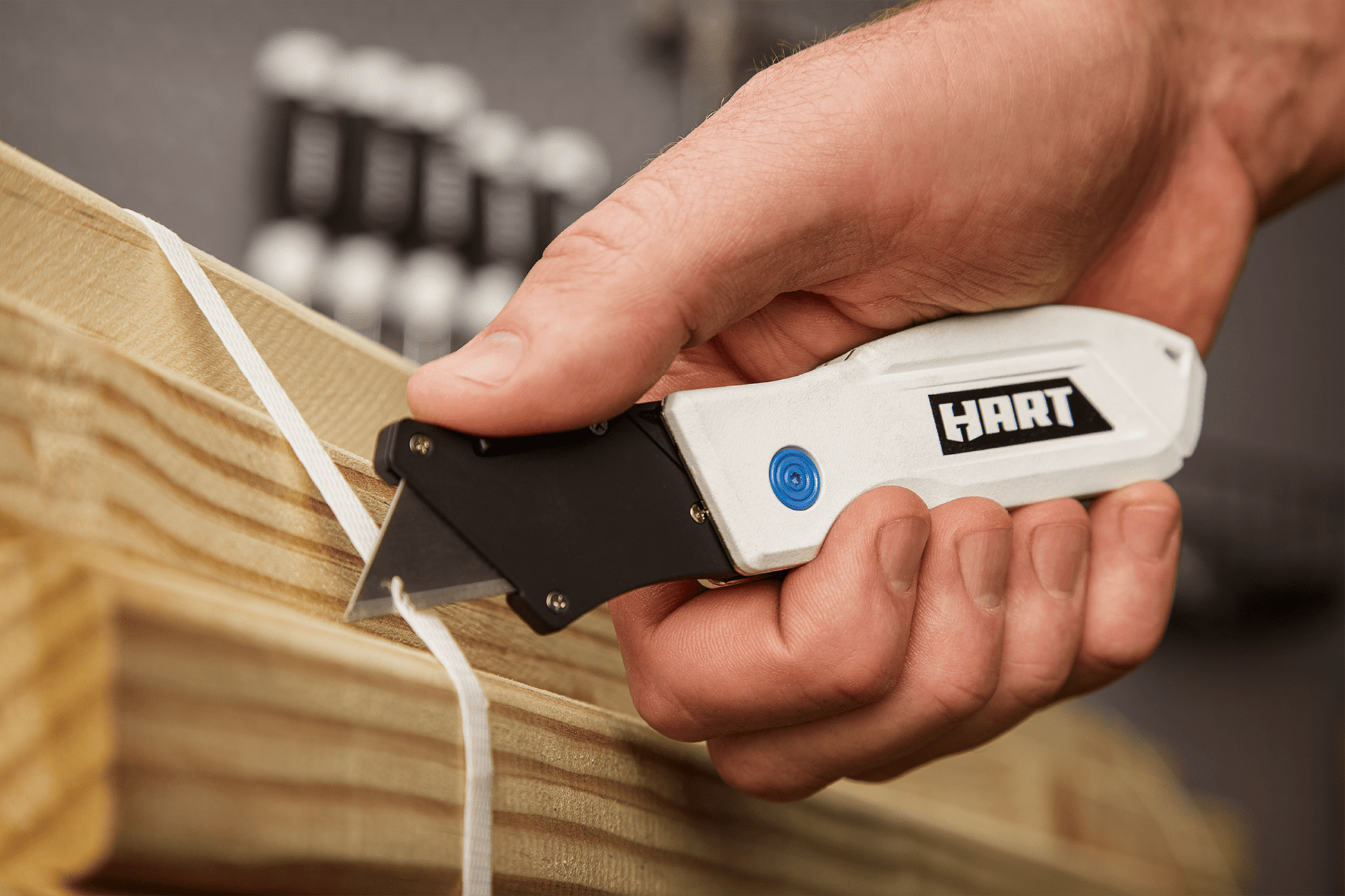 Compact Folding Utility Knife