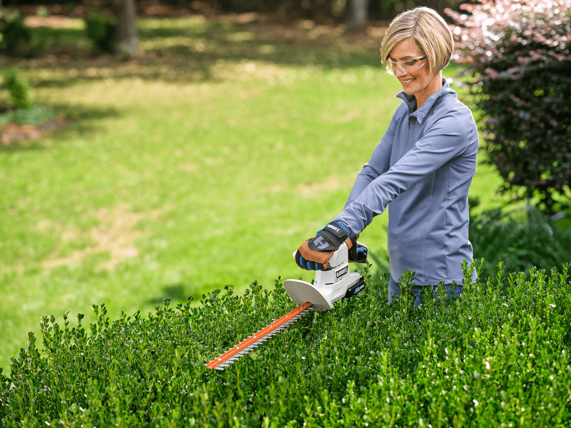 HR 20V 18" Cordless Hedge Trimmer Kit